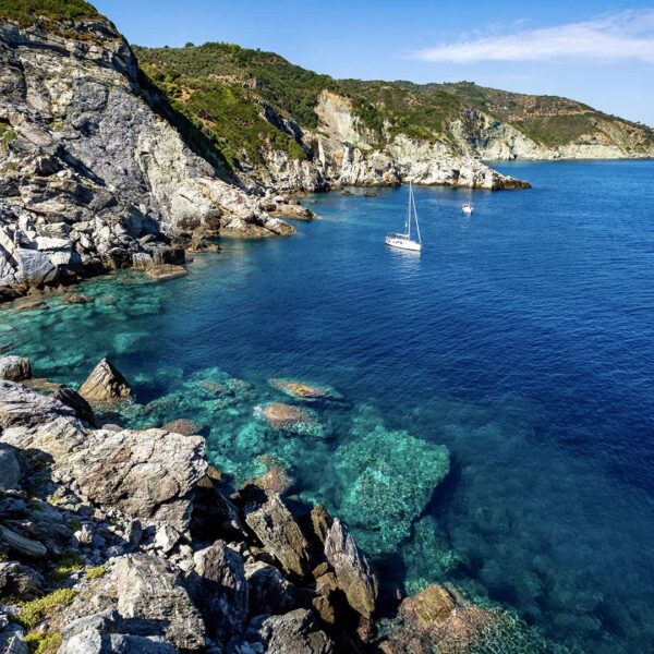 11The second biggest island of the Sporades complex and combining blue seas, sandy beaches and green landscapes as far as the eye can see.