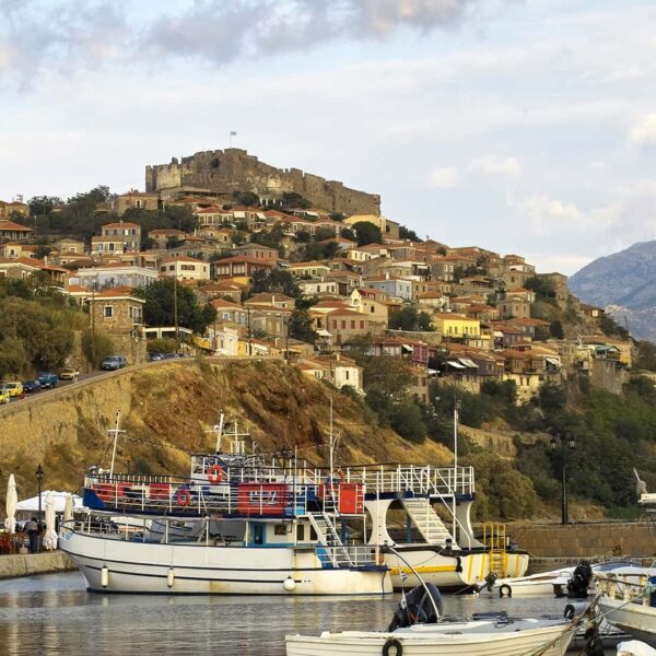 11This is a mysterious land that attracts a more alternative crowd of Greek artists and writers.